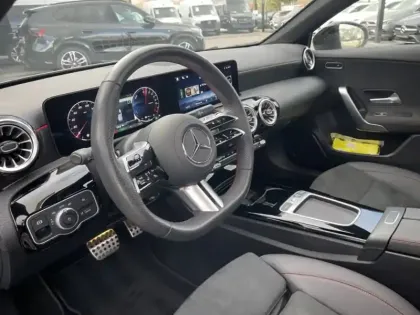 Photo 16 Mercedes Classe A 250 e Hybrid EQ AMG Line