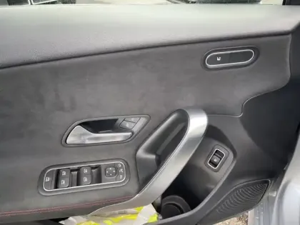 Photo 15 Mercedes Classe A 250 e Hybrid EQ AMG Line