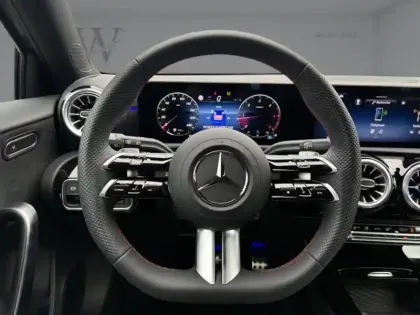 Photo 11 Mercedes Classe A 200 d AMG Line