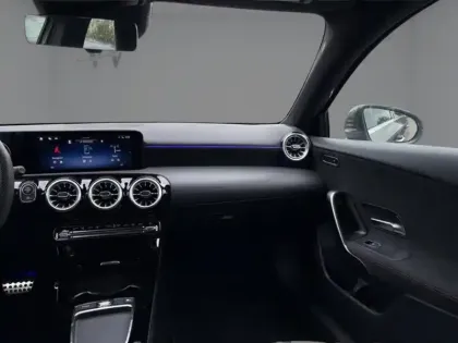 Photo 9 Mercedes Classe A 200 d AMG Line