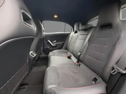 Photo 5 Mercedes Classe A 200 d AMG Line