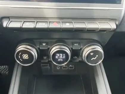 Photo 14 Mitsubishi Colt Gén. VIII Ph1 Business 5