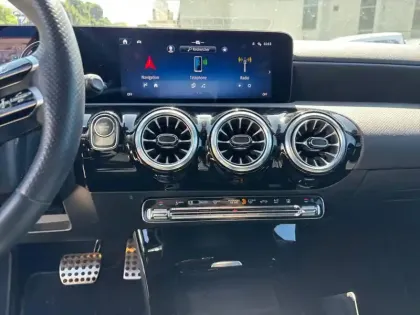 Photo 11 Mercedes Classe A 250 e AMG Line