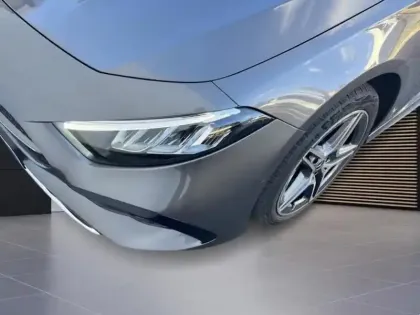 Photo 12 Mercedes Classe A 250 e Hybrid EQ AMG Line