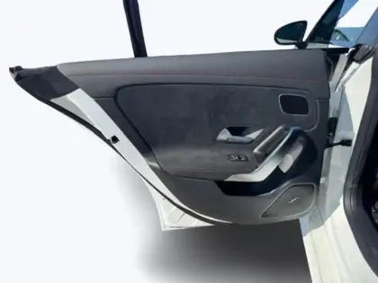 Photo 18 Mercedes CLA 200 d AMG Line