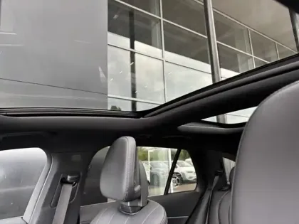 Photo 11 Mercedes CLA sse E 300 e Hybrid EQ Avant