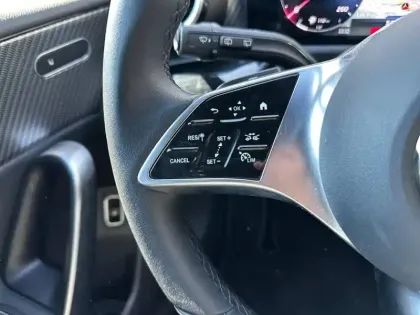 Photo 15 Mercedes Classe A 250 e Hybrid EQ Progressive Li