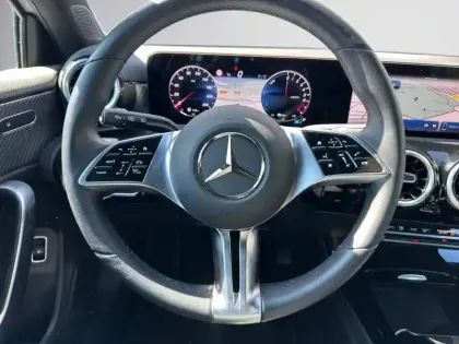 Photo 13 Mercedes Classe A 250 e Hybrid EQ Progressive Li