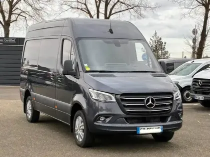Photo 22 Mercedes Sprinter 319 CDI fourgon 12m3 37 V6 3.0