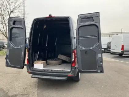 Photo 8 Mercedes Sprinter 319 CDI fourgon 12m3 37 V6 3.0