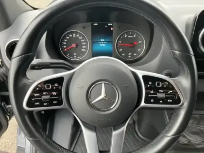Photo 11 Mercedes Sprinter 319 CDI fourgon 12m3 37 V6 3.0