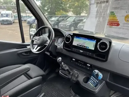 Photo 26 Mercedes Sprinter 319 CDI fourgon 12m3 37 V6 3.0
