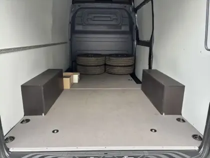 Photo 34 Mercedes Sprinter 319 CDI fourgon 12m3 37 V6 3.0