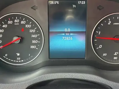 Photo 37 Mercedes Sprinter 319 CDI fourgon 12m3 37 V6 3.0