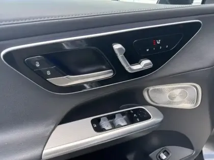 Photo 24 Mercedes Classe GLC GLC 220 d 4MATIC AMG Line