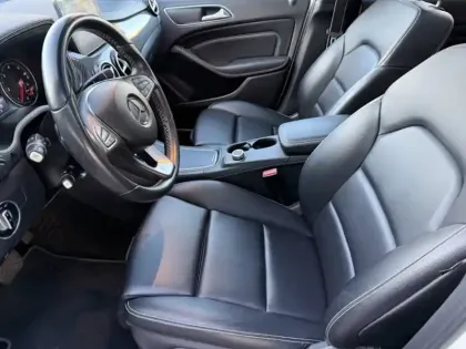 Photo 19 Mercedes Classe B B 200 d Starlight Edition