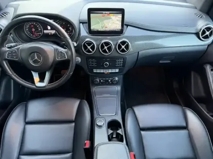 Photo 10 Mercedes Classe B B 200 d Starlight Edition