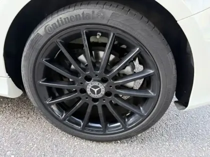 Photo 8 Mercedes Classe B B 200 d Starlight Edition