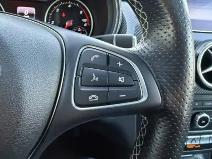 Photo 15 Mercedes Classe B B 200 d Starlight Edition