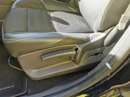 Photo 29 Renault Scenic Grand Bose 1.2 TCE 130 7 Place