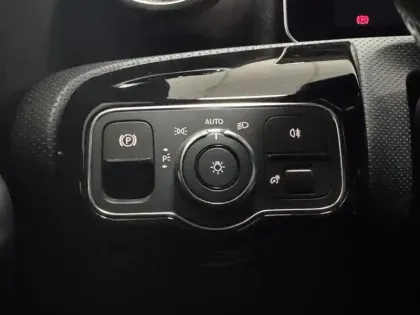 Photo 15 Mercedes Classe A 180 AMG Line