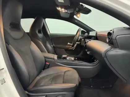 Photo 17 Mercedes Classe A 180 AMG Line