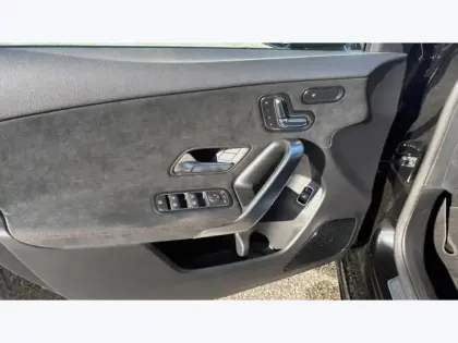 Photo 12 Mercedes Classe A 250 e Hybrid EQ AMG Line