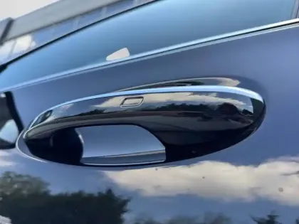 Photo 22 Mercedes Classe C  300 e Hybrid EQ Berli