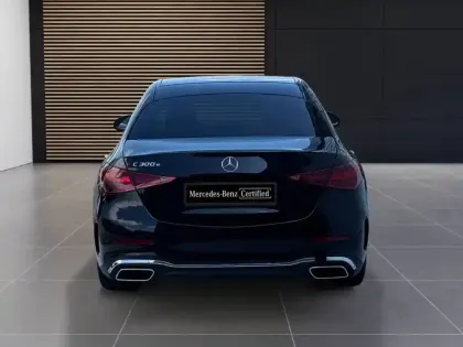 Photo 20 Mercedes Classe C  300 e Hybrid EQ Berli