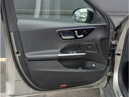 Photo 25 Mercedes Classe C Gén. V (S206) Ph1 AMG Line 5