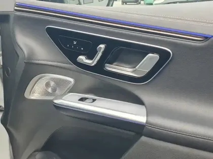 Photo 22 Mercedes EQE  500 4MATIC SUV AMG Line