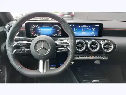 Photo 19 Mercedes Classe A 250 e Hybrid EQ 