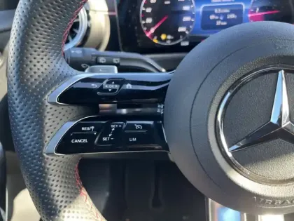 Photo 24 Mercedes Classe A 200 d AMG Line