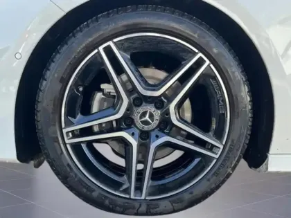 Photo 10 Mercedes Classe A 200 d AMG Line