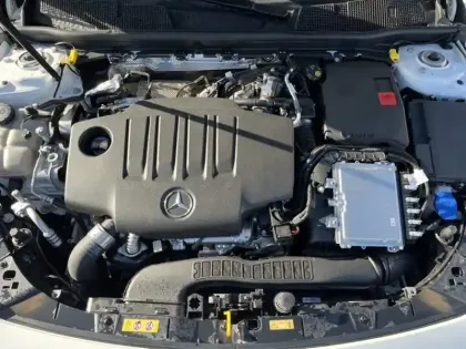 Photo 15 Mercedes Classe A 200 d AMG Line