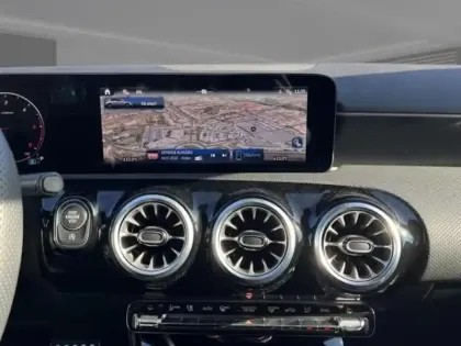 Photo 20 Mercedes Classe A 200 d AMG Line