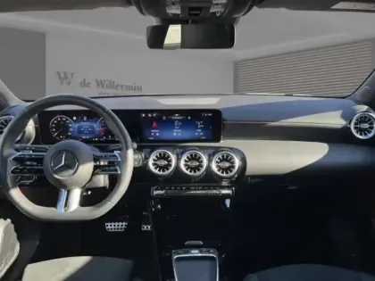 Photo 11 Mercedes Classe A 200 d AMG Line