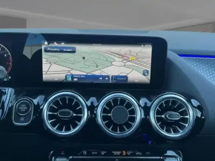 Photo 9 Mercedes Classe B Gén. III (W247) Ph2 Progressive Line 5