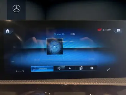 Photo 15 Mercedes Classe A 250 e AMG Line