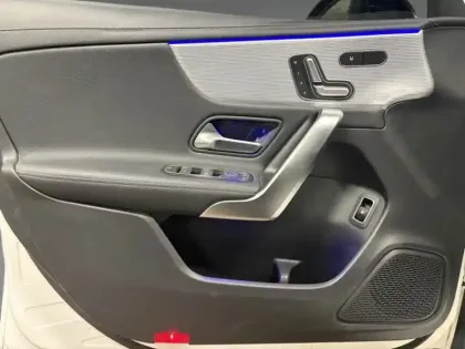 Photo 25 Mercedes Classe A 250 e AMG Line