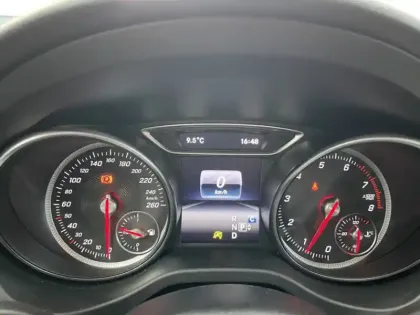 Photo 16 Mercedes GLA 200 Sensation