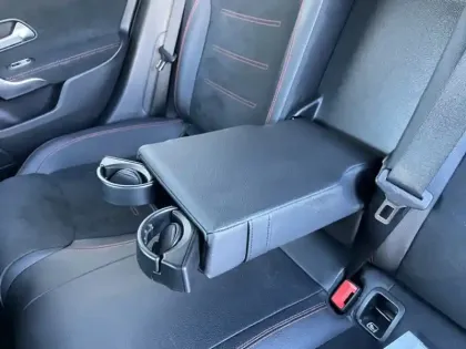 Photo 12 Mercedes Classe A 200 d AMG Line