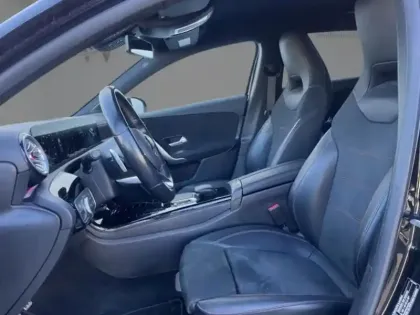 Photo 11 Mercedes Classe A 200 d AMG Line