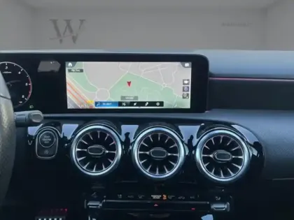 Photo 8 Mercedes Classe A 200 d AMG Line