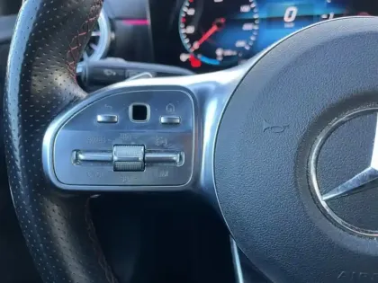 Photo 6 Mercedes Classe A 200 d AMG Line