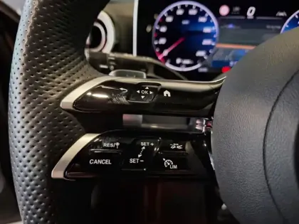 Photo 12 Mercedes Classe C  200 d Berline AMG Lin