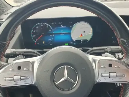 Photo 40 Mercedes GLA 250 e AMG Line