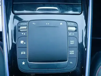 Photo 21 Mercedes GLA 250 e AMG Line