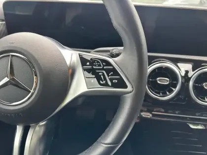 Photo 16 Mercedes Classe A 250 e Progressive Line