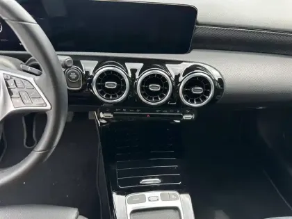 Photo 23 Mercedes Classe A Gén. IV (W177) Ph2 Progressive Line 5